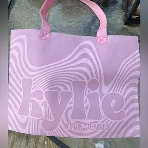 Pink Kylie Jenner tote